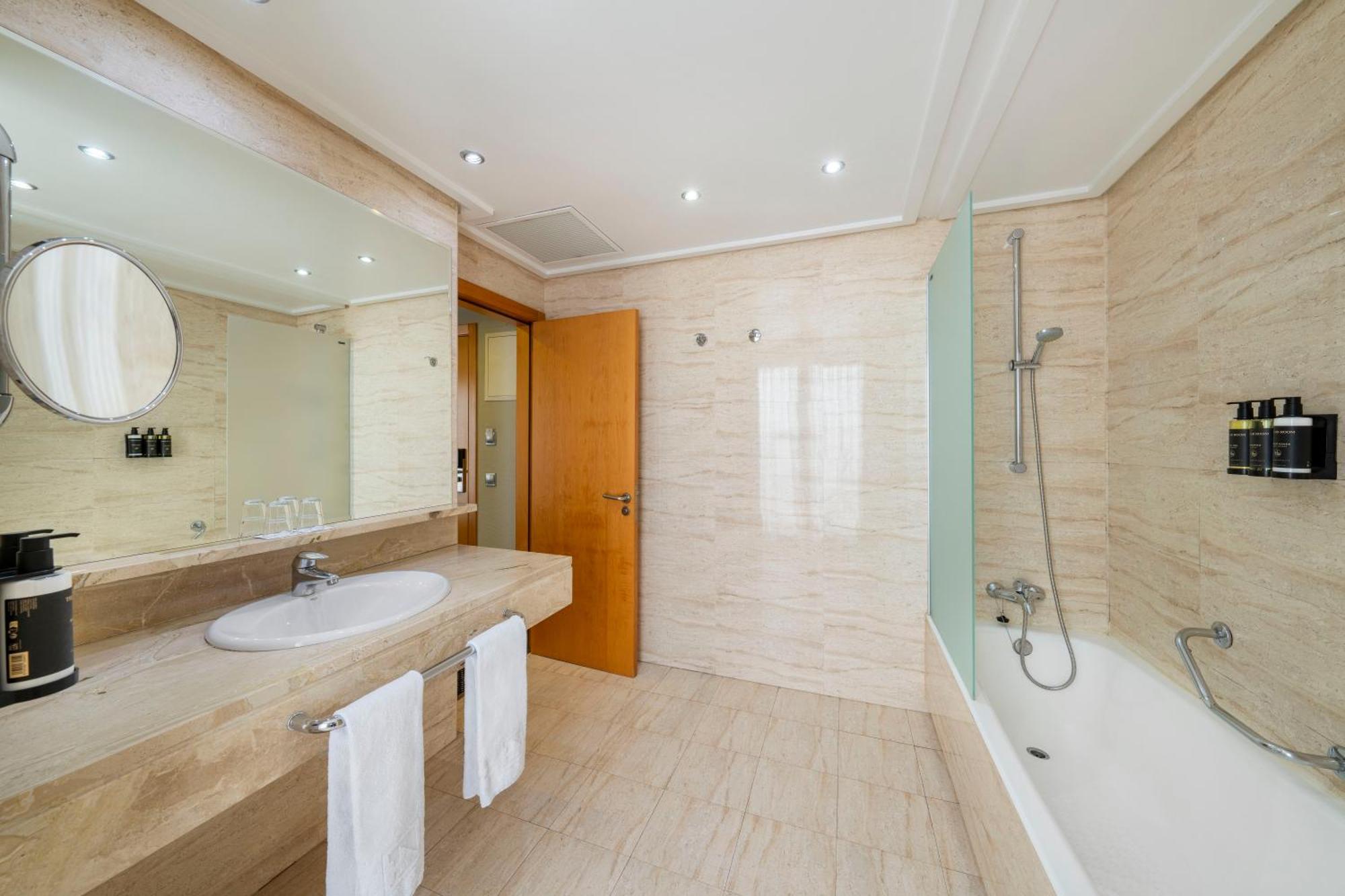 Double Room Balcony,1722889330:JPEG